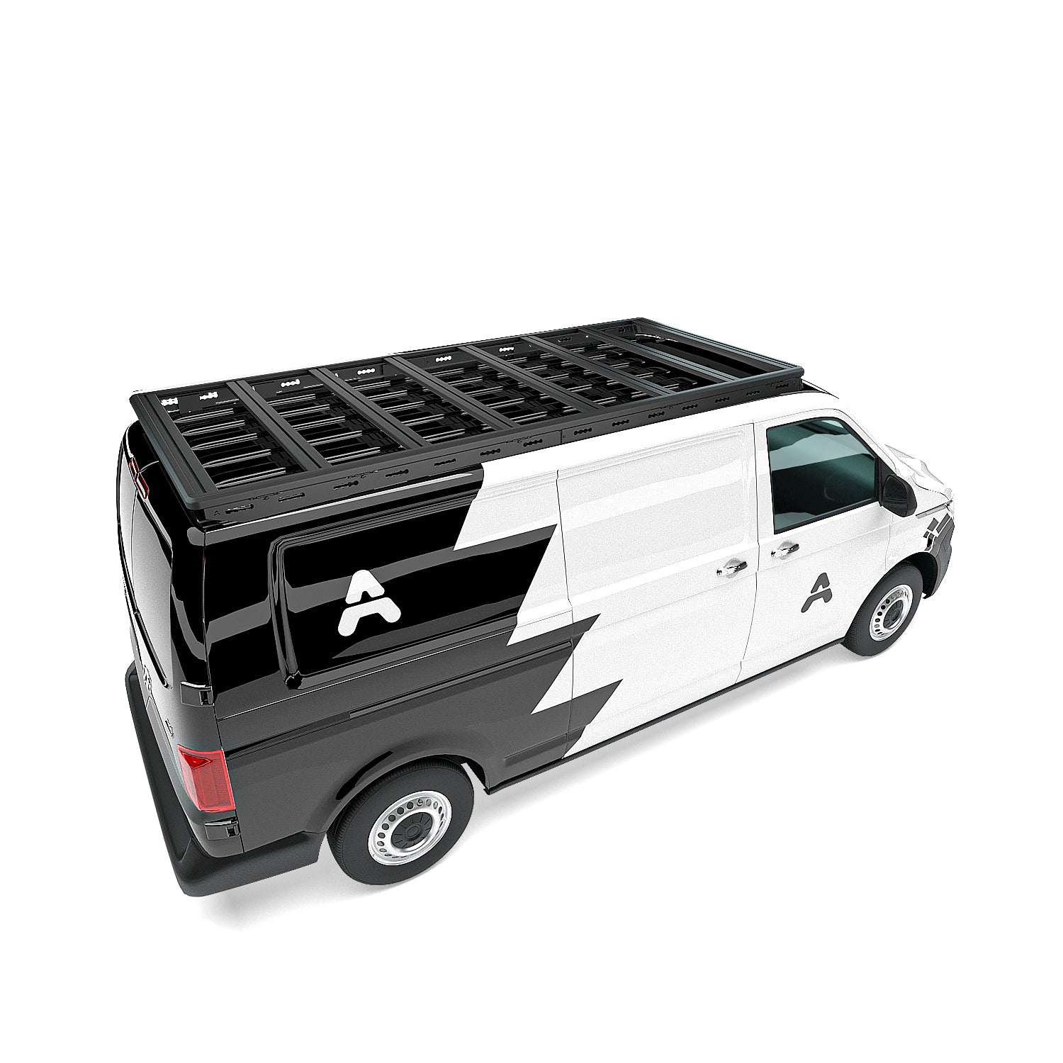 VW Transporter (Kastenwagen) in Studioansicht mit Airholder Dachplattform/Dachträger in Low-Profile-Optik – große Dachfläche für Boxen, Solarpanels und Zubehör, Ansicht von hinten links.
